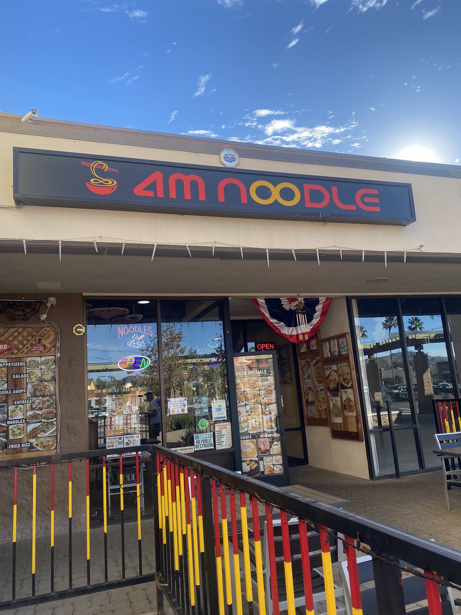HozumiBerger's tweet photo. Yummy Lunch at AM Noodle, Ventura today. #eatout #localeat #ThaiFood 今日は初めて行ってみた地元のタイ食べ処で昼食。私はランチSPのベジーディライトに豚肉入れ。美味しかったので又行くよ😋#外食 #タイ食 #ごちそうさま https://t.co/G5jhZ2PJYL