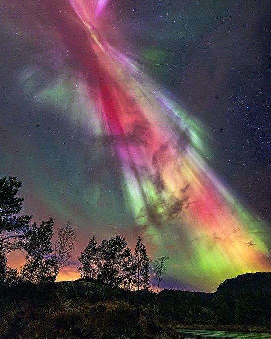 Learning_way_'s tweet image. Norwegian Northern Lights! 🇳🇴