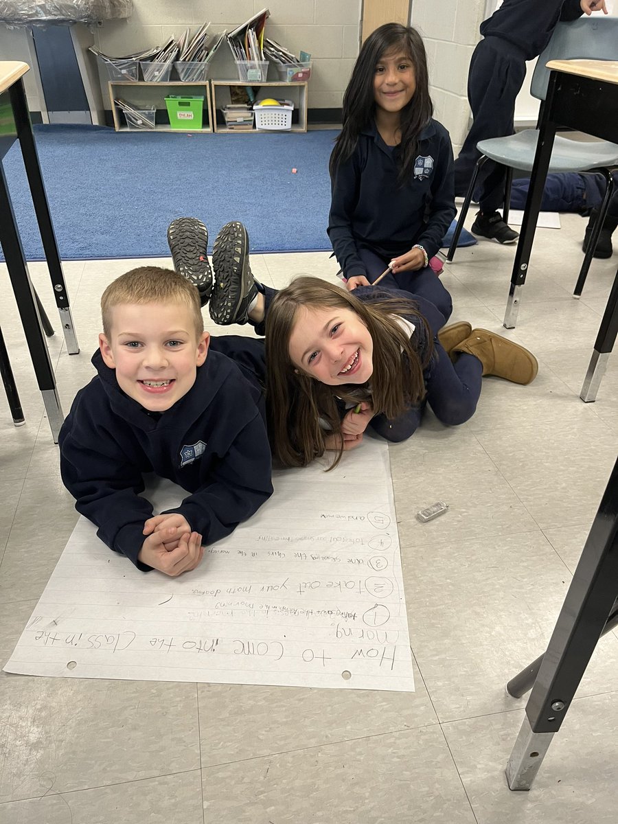 MrsDelleMonache's tweet photo. We are learning how to write a procedural text. Today we worked in groups to write instructions on our different routines at school! https://t.co/YhYNRoa6zb