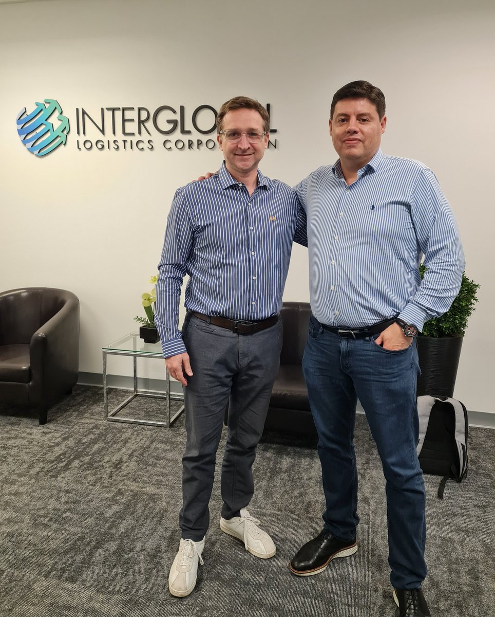 danielgriboff's tweet photo. Manteniéndonos conectados en Miami. 
Le agradezco a Danny Hoyos de  #Interglobal por la cálida atención y la  charla fructífera que mantuvimos.
¡El trabajo en equipo hace que los sueños se vuelvan realidad! 🌍🚀
 #NegociosInternacionales #ÉxitoConjunto

#DAGRIteam l #comex https://t.co/zEfFZqncfd