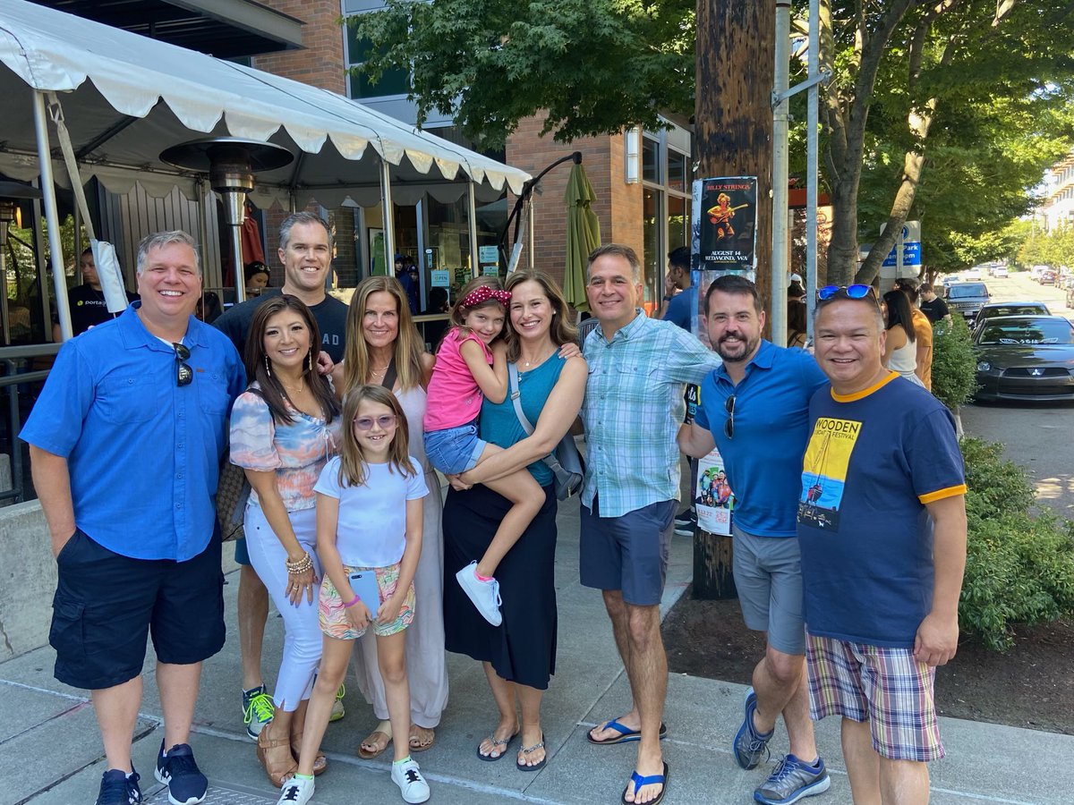 MargotKimABC30's tweet photo. Congratulations to our dear, dear friend @Alison7News wrapping up an amazing career!! @7NewsDC and your viewers have known for 20 years what her #Seattlecrew has known all along- she is one in a million!! Love you Ali!! ❤️❤️❤️ https://t.co/l5ZrexfvwT