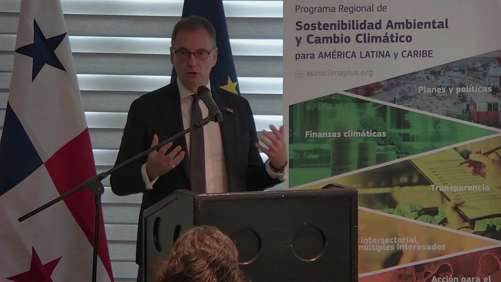 UECentroamerica's tweet photo. La 🇪🇺 y 🇵🇦#Panamá  avanzan a la transición energética en la región. Hoy @felicezaccheo, Jefe de Unidad de @EU_Partnerships para #Centroamérica inauguró el encuentro público-privado para incentivar la adopción del hidrógeno verde 🌿 con apoyo de la UE, @giz_gmbh y @FIIAPP. 1/2🧵 https://t.co/4olFtjCtBg