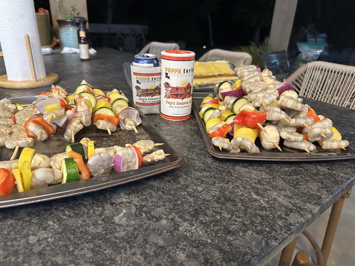 PoppaEarles's tweet image. FRESH SHRIMP Kabobs…Thanks for sharing Will and for always making it #pop #shrimp #kabobs #cajun #thanksgiving #friendsgiving #saints #makeitpop #rouxdoctor