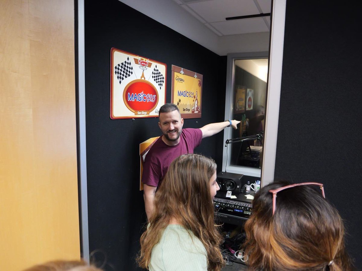 slowjamastan's tweet image. Tour of The Consulate and Slowjamastan Broadcast Complex.

#slowjamastan #consulate #embassy #sultan @Tonemesa
