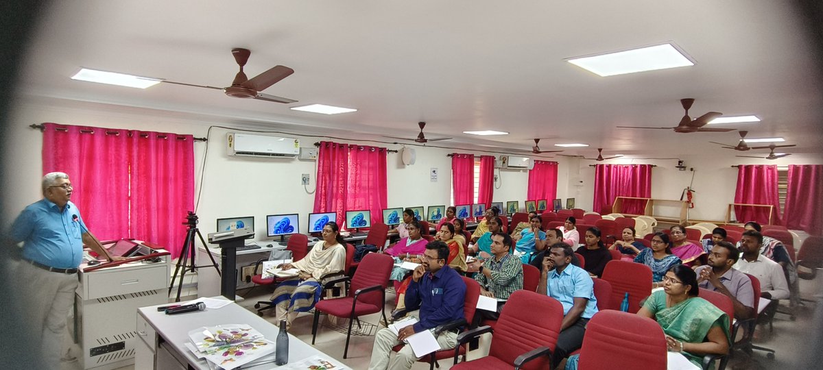 PSIT_TNAU's tweet image. TWT#31 PS&amp;amp;IT, AEC&amp;amp;RI, TNAU Coimbatore - AICTE ATAL FDP on Data Science in Agriculture - Session 1 - Fundamentals of Data Science - Dr. Balaji Kannan @bksays @Dean_AECRI_Cbe #DataScience #DataAnalytics @AICTE_INDIA #atalacademy