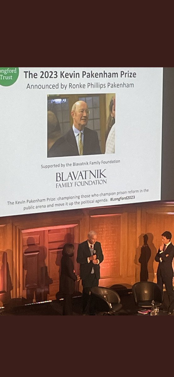 The 2023 Kevin Pakenham award given to former ⁦@Channel4News⁩ anchor ⁦@jonsnowC4⁩. So proud of my darling Kev and of Jon too. ⁦@itvlondon⁩