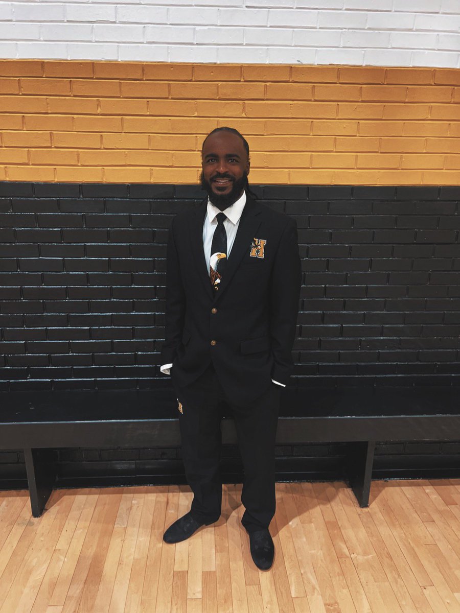 ImTwayne's tweet photo. Look good. 
Feel good. 
Coach good. 
#CoachWright #HobbsEaglesBasketball #MediaDay https://t.co/fCoabxkQFQ