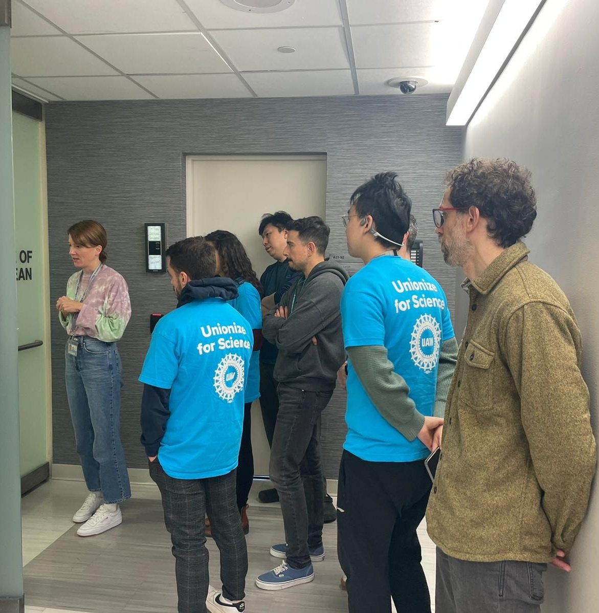 spocuaw's tweet photo. In response to @IcahnMountSinai's unlawful behavior and failure to reach a timely agreement, today we delivered a notice to the Sinai administration that we will start our #ULPstrike on December 6, 2023 at 9am. #FairContractNow #ShutItDown #14DaysToGo ✊

📸 @peacemakerhuynh https://t.co/Y27CyFBgFC