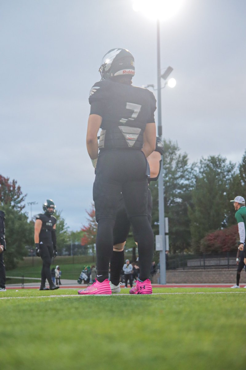 Senior Season Highlights (7-3)
ATH*** (Uncommitted)
-1526 Passing Yards 
-1315 Rushing Yards 
-2841 All Purpose Yards 
-38 Touchdowns 

 **Highlight link**⬇️
hudl.com/v/2MHkWb

<a href="/CoachKStew23/">Kevin Stewart</a> <a href="/FSFirebirdFB/">Free State Firebird Football</a>