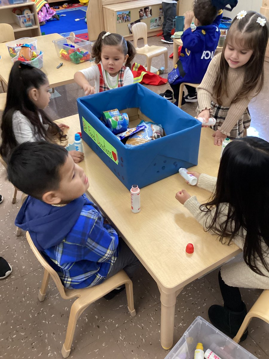 D25PreKCenters's tweet photo. Our 3K classes celebrated the end of the Pets Study with a Pet Food Drive! Thank you to all of the families who donated! #district25prekcenters #petfooddrive #familyengagement #3kforall #earlychildhoodeducation #d25 https://t.co/rJx67OUgvd