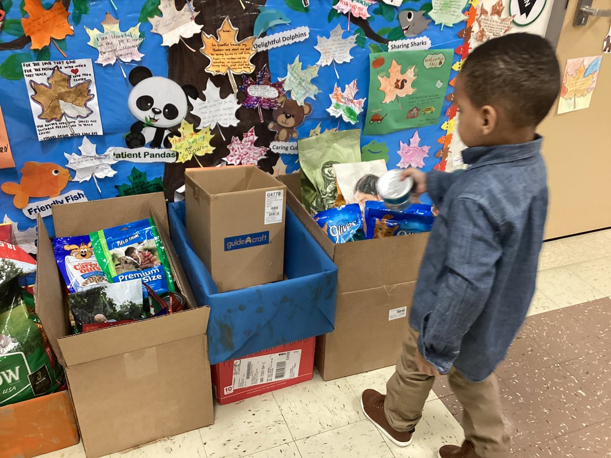 D25PreKCenters's tweet photo. Our 3K classes celebrated the end of the Pets Study with a Pet Food Drive! Thank you to all of the families who donated! #district25prekcenters #petfooddrive #familyengagement #3kforall #earlychildhoodeducation #d25 https://t.co/rJx67OUgvd