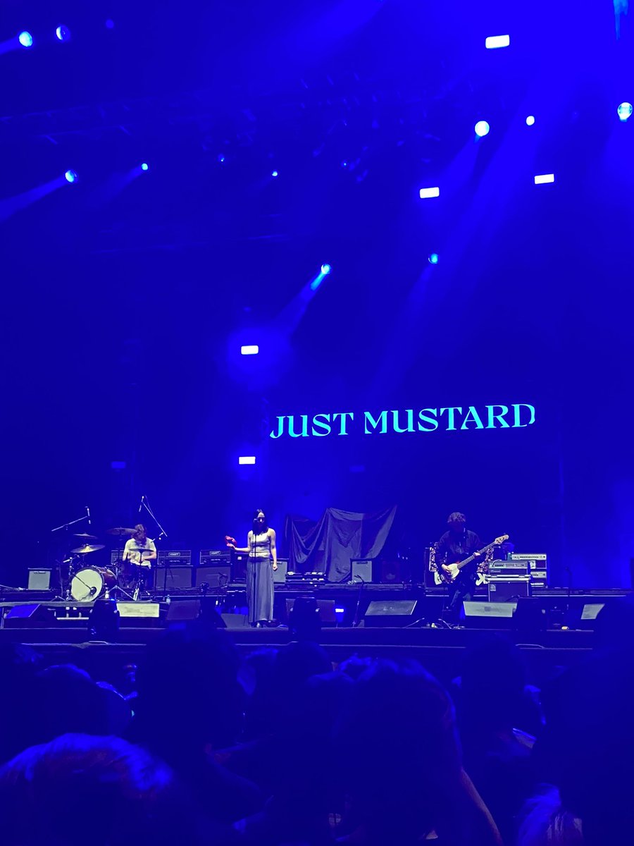 alemolina24's tweet photo. Sorry pero #otrolevel los Just Mustard 🫢 https://t.co/V1kXRKpmVM