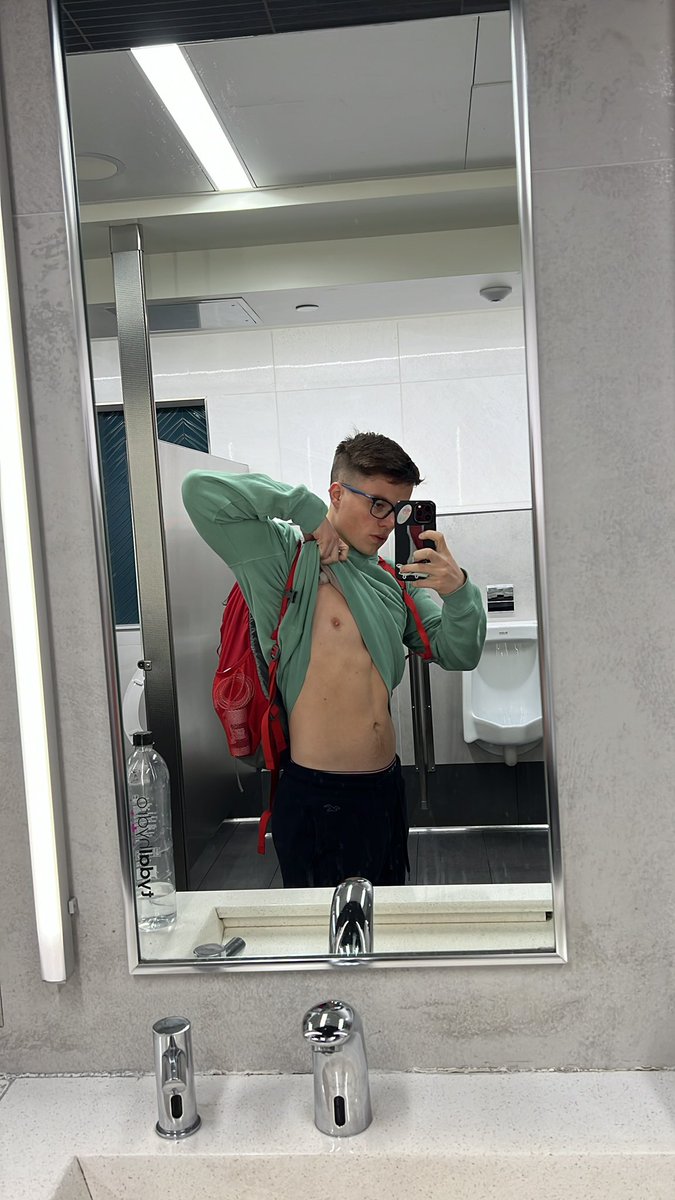 michaeldohertyx's tweet photo. Just finished a whole day of flying so tired 😪 https://t.co/XjjhNFdR9W