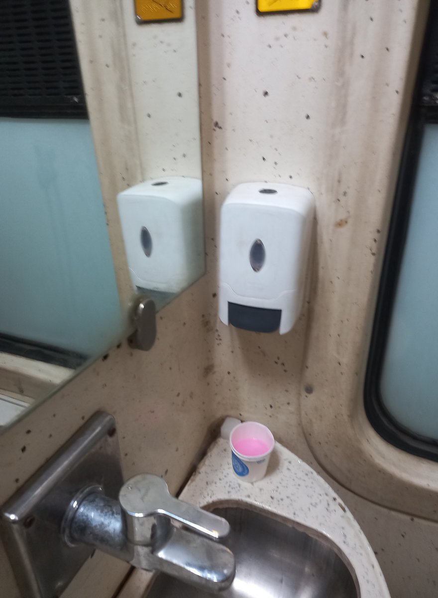 rahul825301's tweet photo. Travelling in Tejas rajdhani .Our world class Indian railway ..innovative ...soap dispenser in cup.this is rajdhani for you. @RailMinIndia https://t.co/FoFq10tcTo
