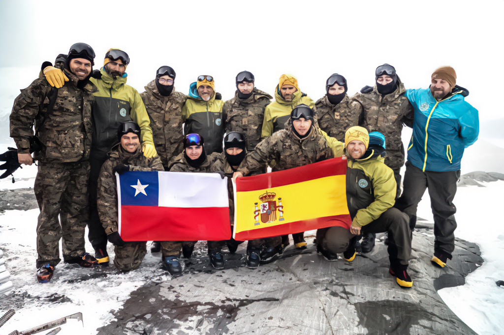 Ejército de Tierra 🇪🇸 (@ejercitotierra) on Twitter photo ¡Buenas noches a todos nuestros seguidores! Los componentes del Grupo Militar de Alta Montaña del #EjércitodeTierra y sus compañeros de la Compañía andina divisionaria 20 #Cochrane del <a href="/Ejercito_Chile/">Ejército de Chile</a> han tenido que renunciar al ascenso al volcán #Lautaro debido a malas ¡Buenas noches a todos nuestros seguidores! Los componentes del Grupo Militar de Alta Montaña del #EjércitodeTierra y sus compañeros de la Compañía andina divisionaria 20 #Cochrane del <a href="/Ejercito_Chile/">Ejército de Chile</a> han tenido que renunciar al ascenso al volcán #Lautaro debido a malas