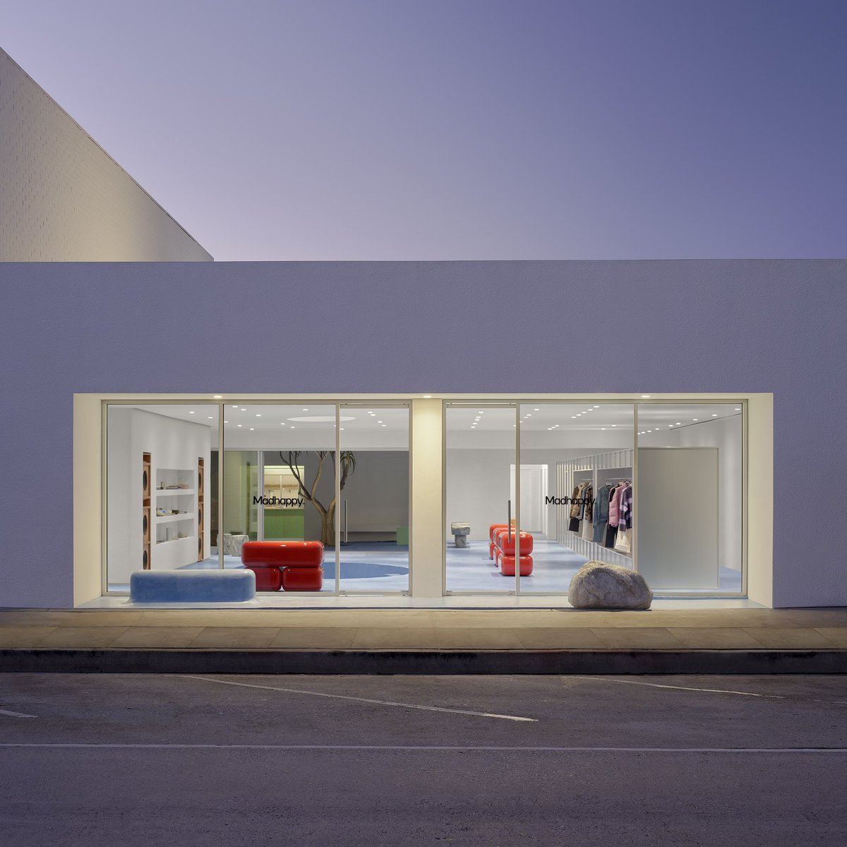 PeimanRaf's tweet photo. madhappy west hollywood ~ open friday at 8906 melrose :) https://t.co/FHAcsUrtSZ