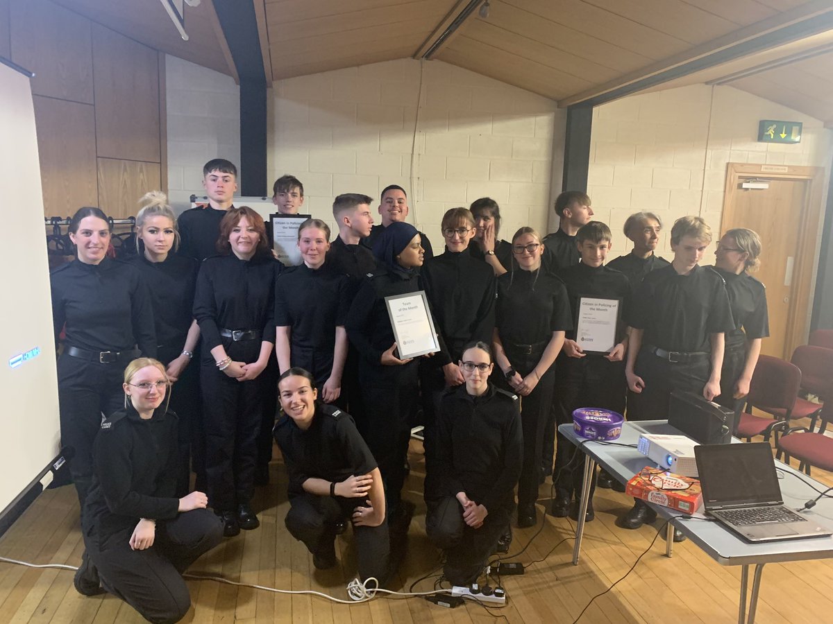 @WYP_HBrear came to visit Kirklees @WYP_Cadets to award them “Team of the Month”. 3 individual Cadets were also awarded a “Citizens in Policing” award after being nominated by @WYP_CNewsome Well done, you lot! #proud