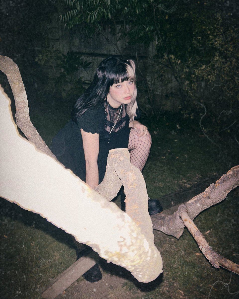 _cryalot's tweet photo. It's finally time ❤︎

Vinyl dropping Thursday 6pm GMT / 1pm EST / 10am PST https://t.co/3OeAW61YDg