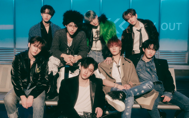 AboutMusicYT's tweet photo. Biggest songs by kpop artists this week around the world:

1. Jungkook - Standing Next To You
2. Jungkook - Seven
3. Stray Kids - LALALALA
4. Jungkook - 3D
5. LE SSERAFIM - Perfect Night
6. aespa - Drama
7. Jennie - You & Me
8. Jungkook - Yes or No
9. Jennie - One Of The Girls
10. NewJeans - Super Shy