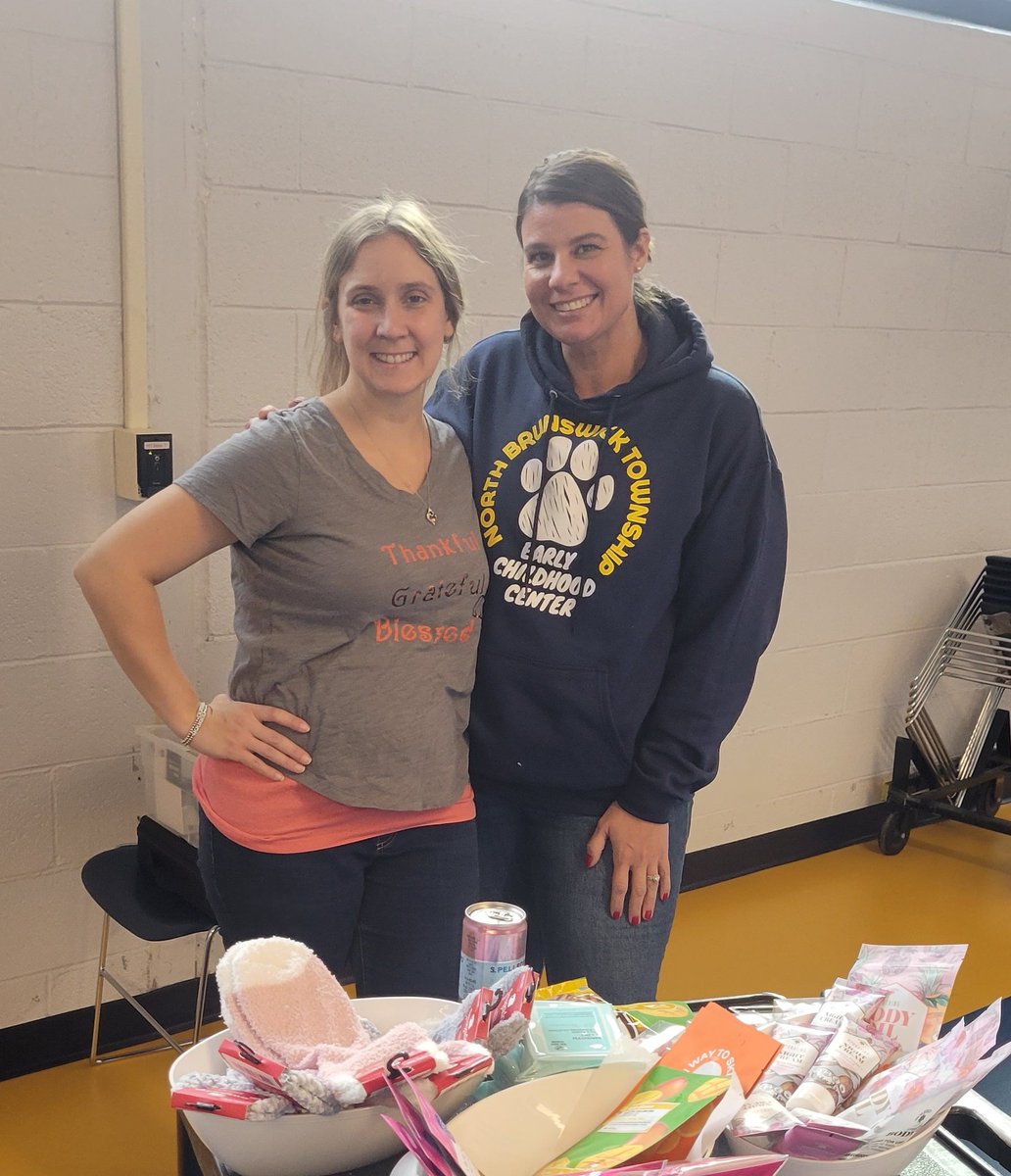 NBTECC's tweet image. Thank you @Mrs_Sigle for creating an amazing Feast for all of our students.  Amazing meal with such an incredible school community.  #NBTeamPreschool #NBTECCisRedHot #LifelongMemories #GobbleGobble