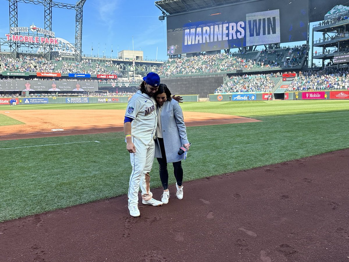 JenTalksSports's tweet photo. 🥺
From Day 1 in Seattle Eugenio was the epitome of “Good vibes only” he’s meant a lot to his teammates, the fans and to those of us who cover the team. 

A great human being in addition to what he brought on the field. https://t.co/P7m8YbxDeC