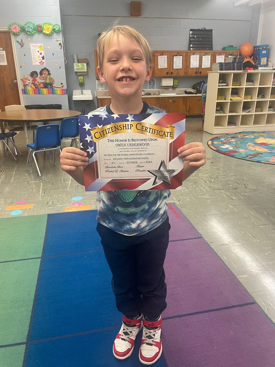 profesammyleon's tweet photo. "Congratulations, Owen! 🌟 You've earned the flexibility award. Your incredible patience in waiting your turn and exceptional ability to listen and value others' opinions set you apart. Your dedication and adaptability have taken you to the top! @ParticipateLrng @WHOwenES https://t.co/NtF0PaokVA
