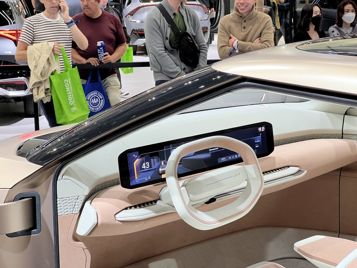 car_interfaces's tweet photo. Just back from the LA Auto Show, and I've ranked 13 car interfaces from the least to the most impressive.

See my full ranking from worst to best car interface in the thread below⬇️:

#LAAutoShow #CarUX https://t.co/4aB9IeBpYG