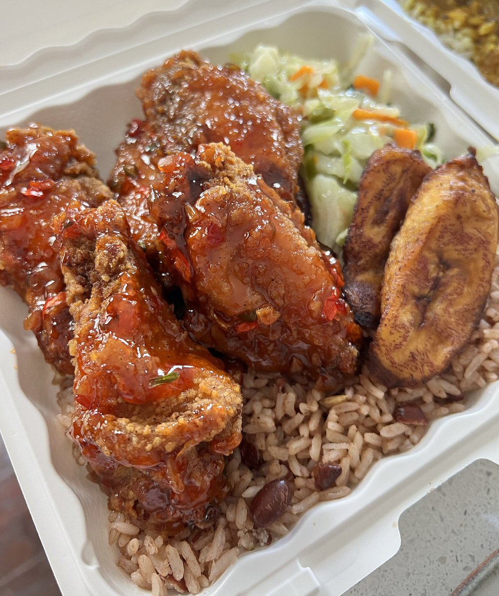 GoldenKrust's tweet image. Lunchtime vibes: where every bite is a flavor-packed adventure! Unleash your taste buds and make your midday meal a delicious delight. Let's turn ordinary into extraordinary!

Don't forget to use our #GKRewardsApp to order ahead and skip the line. #GoldenKrust #CookedFromScratch