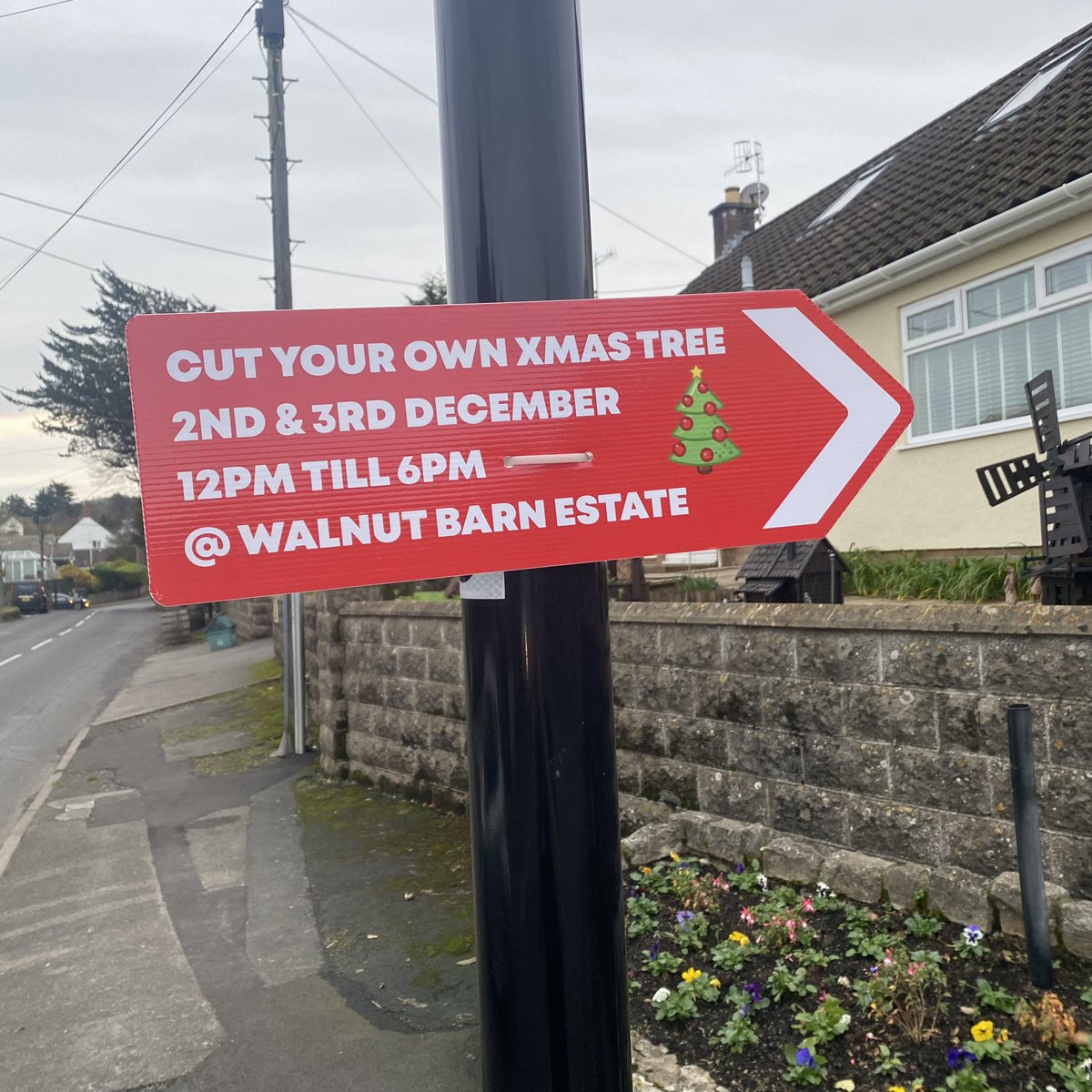 Christmas promo printing including banners, pavement signs and lamp post signs! #largeformatprinting #signs #graphics #print #theprinthive