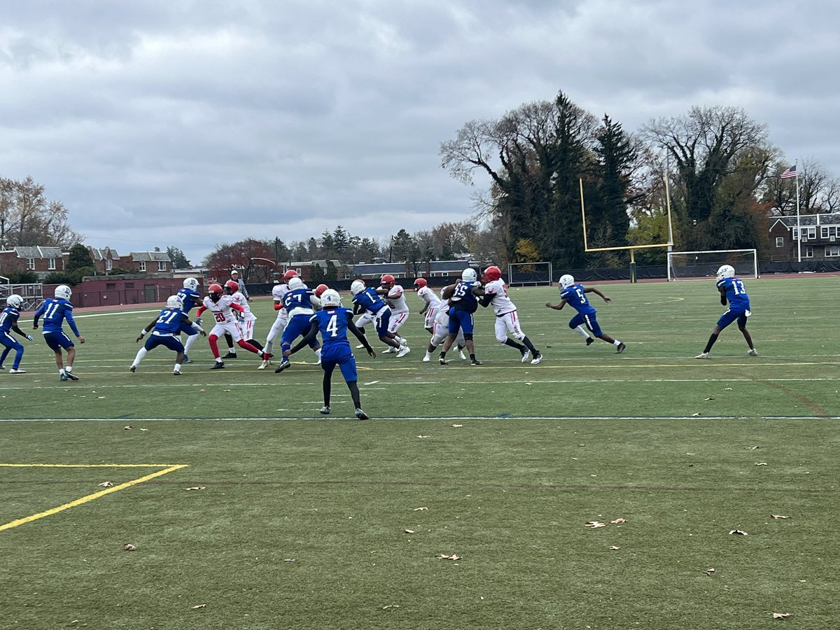 I am proud of the School of The Future Learners winning their 2nd annual Parkside Turkey Bowl. You had a great season!!! Keep it up. #philadelphiaschools #schooldistrictofphiladelphia #highschoolfootball #philadelphiahighschoolsports