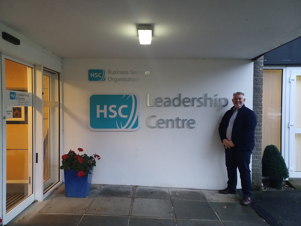 Mary Curry tweet media