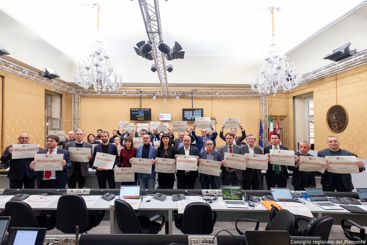 Mosca_Michele_'s tweet photo. Il Consiglio regionale del Piemonte aderisce alla campagna di #SOSDonna contro la violenza sulle donne.

#noncrederci https://t.co/0qrDFU2dss
