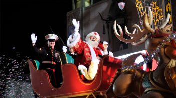 thehollywoodtimes.today/medal-of-honor… The 91st annual Hollywood Christmas Parade Supporting @marinetoys4tots this Sunday, and for the first time, the parade will have an American war hero as its Grand Marshal. @stevemoyerpr @ValerieMilano @ErikEstrada @Montel_Williams