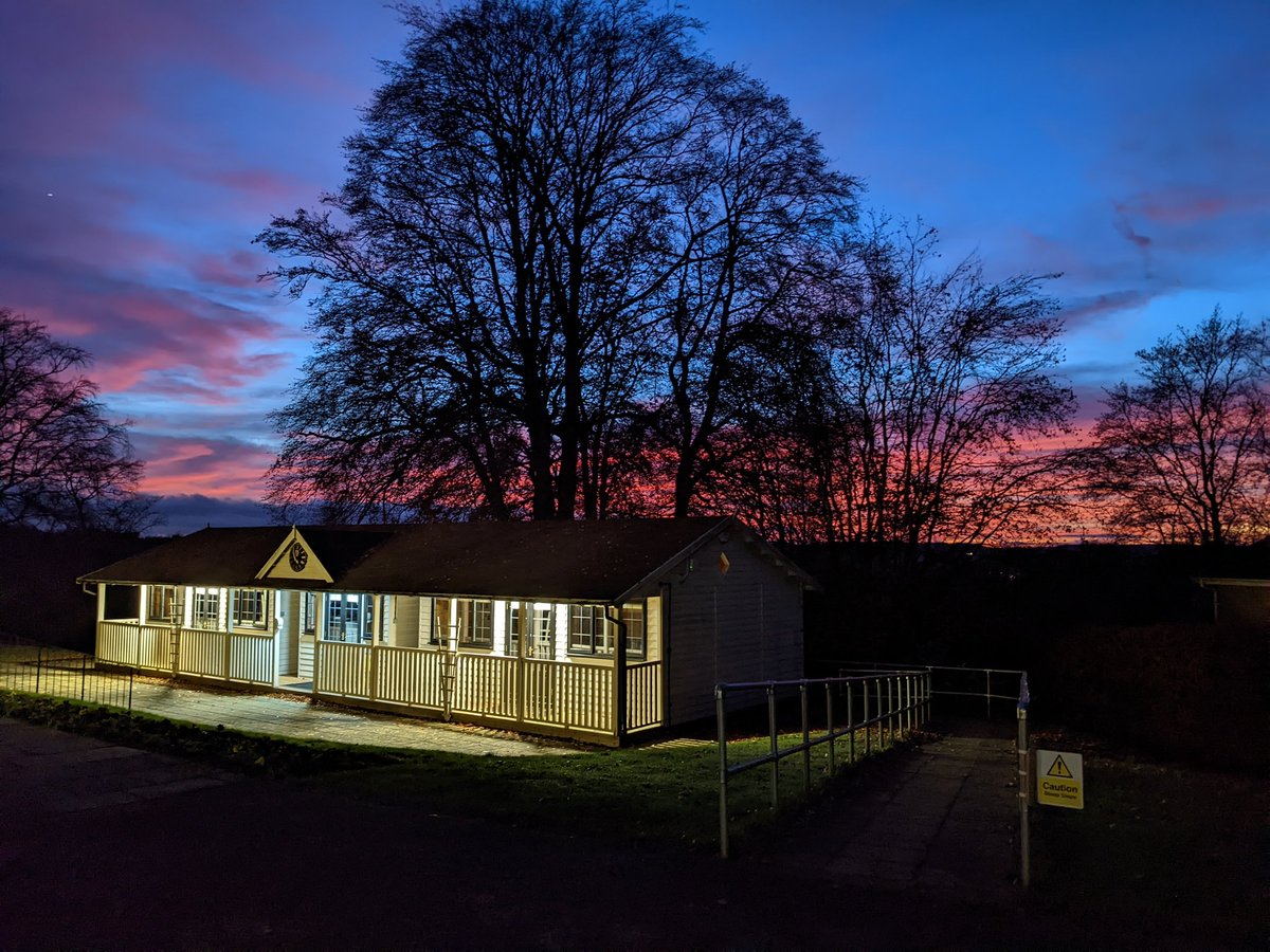 GoringWoodcote1's tweet image. Beautiful sky this evening as we visited our friends @FlintHouseRehab 
#HelpandHeal