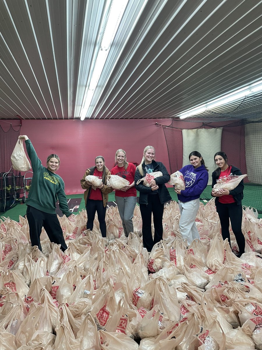 Thanks to everyone for making the 2023 ham cook a success. HC softball appreciates all the support#GoHornets