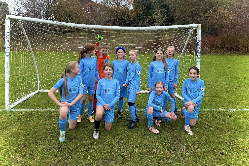 The Y5/Y6 girls’ football team smashed it this afternoon with a 3-0 win! 🏆⚽️🥅 #futurelionesses @DanesfieldSchl @DanesfieldY5