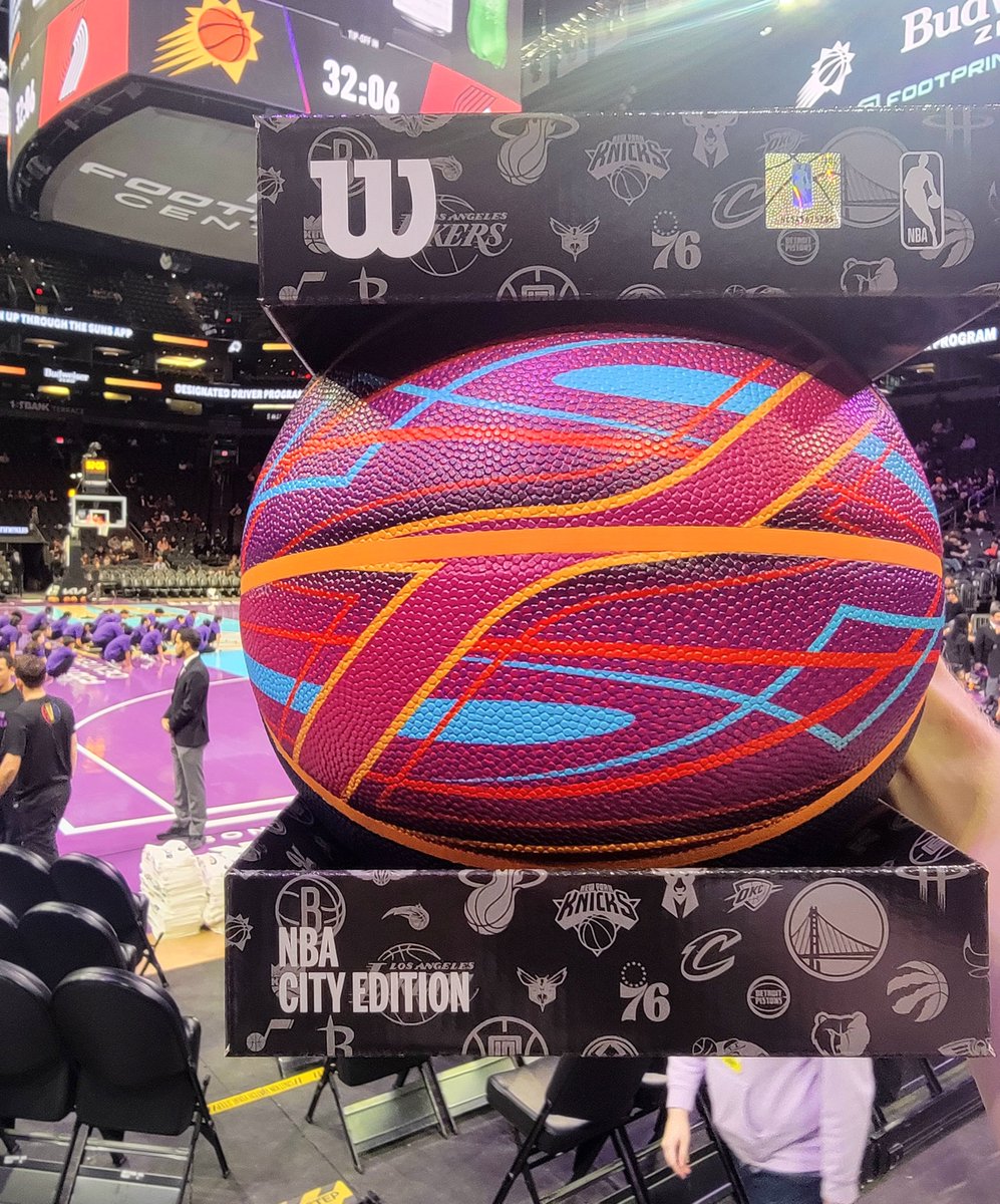 Suns_Armband's tweet image. 🏀 Calling all  Phoenix Suns fans! 🏀

Since 𝕏 payed me $44, 
I decided to doubled it and purchased a El Valle basketball to be given away for one lucky winner!

To enter, simply:

1. ❤️ And 🔁 this post

2. Tag ✌️ friends in the comments below

The winner will be announced on…