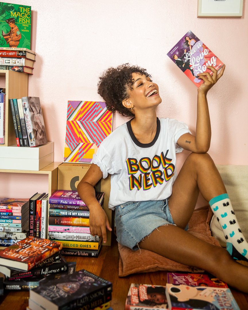 How we feel about @OutofPrintTees's Buy One Tee, Get One Free #BlackFriday deal 😍 Run, don't walk, to outofprint.com for all your Book Nerd merch needs! Promo automatically applies at checkout 🛒