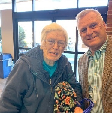 Fidelity Bank is spreading gratitude through Random Acts of Care! Our Worcester team donated turkey dinners to Veteran's Inc. for their Holiday Harvest event, and our Needham team handed out gift cards to help families pay for Thanksgiving meals. 💙#care #gratitude