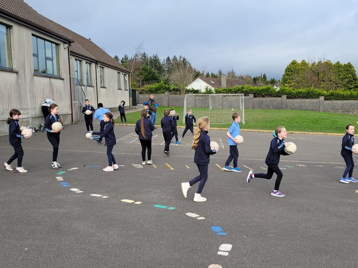 WhelanGavin's tweet photo. @WaterfordGAACG @WaterfordGAA @EastDeiseGAA @west_waterford @CnamB_Waterford @JohnMitWFD @KilrossantyGAA @KilmacthomasGaa @rathgormackgaa @StMolleransGAA
#SchoolsCoaching #GDCVisits #MidCounty #Development #GAA https://t.co/sShdSuHguC