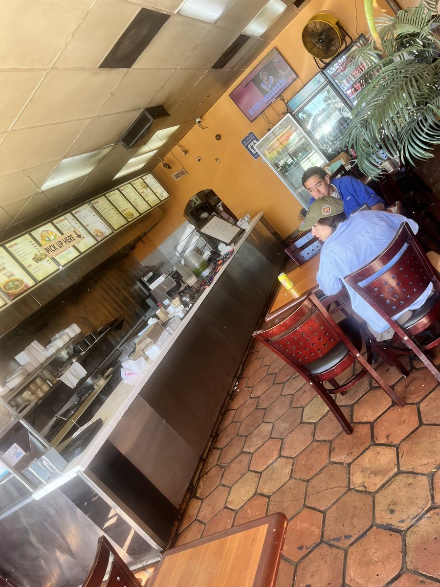TeamGumball5's tweet photo. If the place look like this and they ain’t got no AC you know the tacos slap. 😂 #LAsFinest https://t.co/GYFf2qE0L9