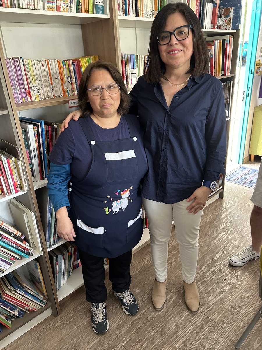 School_MicroBE's tweet photo. Última reunión del año con los profesores! Foto con la jefa del departamento de ciencia la profesora Verónica, y entrevista a la Directora Alejandra, @gurusaa @rafaelg_fisica @glo_arriagada @coralpe @GaggeroAldo @pelaofunk @Vaaleeb__ @NicolsP44261669 @LemnisKc @JorgeOlivaresPa https://t.co/vjZ5CwYL4p