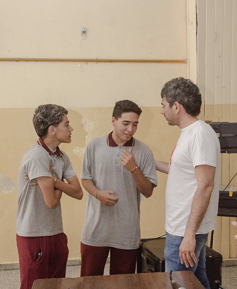 JuventudMuniCba's tweet photo. 👉En el marco del Programa IMPACTÁ, charlamos con los y las estudiantes sobre los procesos de adicción y las herramientas clave con las que contamos en estos casos 💪

📲Escribinos por privado y vamos a tu cole! 😊

#CórdobaCapital #CadaDíaMejor https://t.co/w6uqi2KeRg