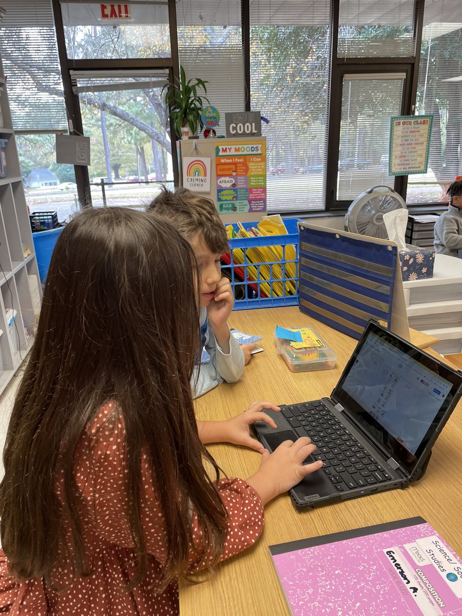 MaddenClass's tweet photo. Having collaborative conversations to learn about our state and local government.#learning by heart https://t.co/JvnUEZxIKj