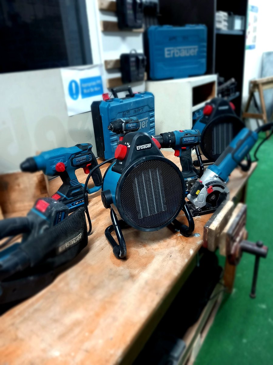 oliverclarke1's tweet photo. So impressed with our @Screwfix #Erbauer tools, plus our newest addition, the 2.5kw fan heater. It's going to help keep our skills academy warm so we can keep teaching kids who don't engage with school or struggle with traditional schooling in #Cornwall #lifeskills #Construction https://t.co/WdMZFYIKMA
