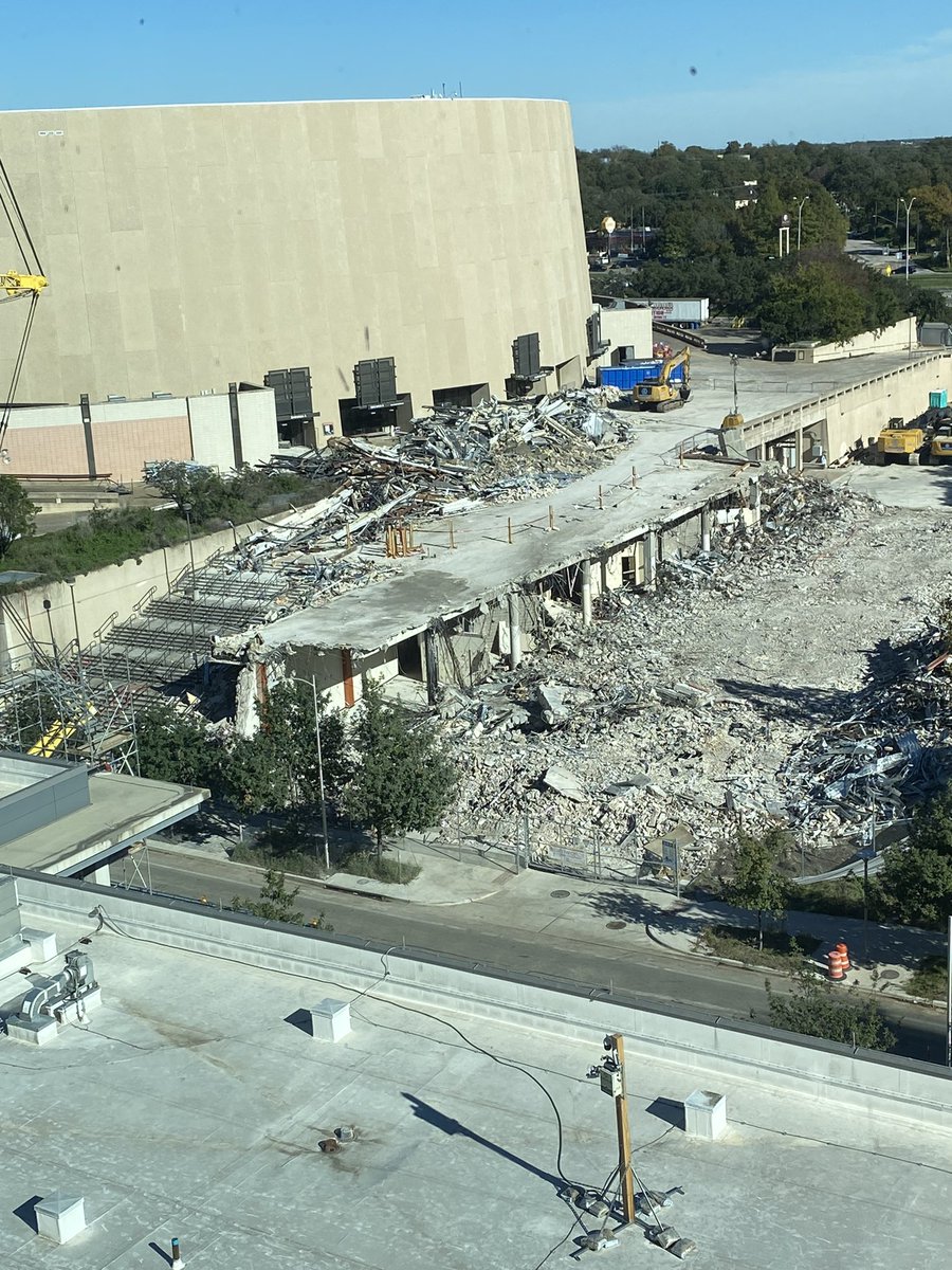 And it begins. 😢 #frankerwincenter #thedrum #hookem #moodycenter