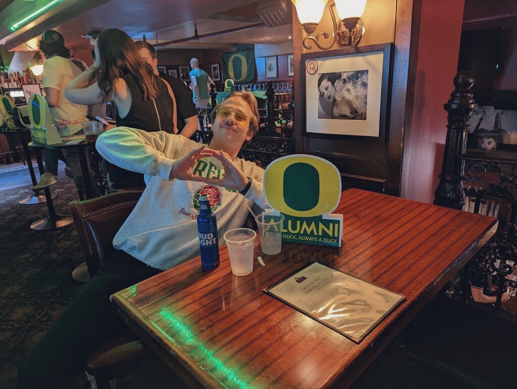 NYCDucks's tweet photo. Happy Thanksgiving!
REST UP, because it’s OSU WEEK 😤
🟡 Fri Night @ 8:30pm ET
🟢 Legends (on w33rd)
🟡 No reservations required
🟢 “Coming Home”, “Shout”, “Mighty Oregon”… come experience #AutzenEast !
(FYI - we will be having a watch party Fri 12/1 for Pac-12 Championship!) https://t.co/bdBGkou4ux