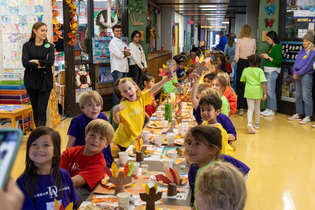 DurhamAcademy's tweet photo. Last week's First Grade Thanksgiving Feast was a hit with students as always! Thank you to our parent volunteers who helped with the yearly tradition. We promise the sticky, gooey messes were worth it!
#DurhamAcademy #DALowerSchool #IndependentSchools #Durham #FirstGrade https://t.co/AYI7PFxPPE
