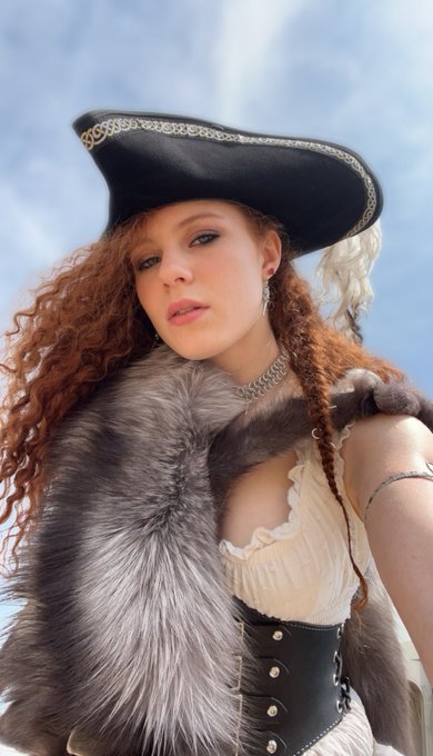 It&rsquo;s almost tiiiiiiimeeeee- faire season is upon us- so I must propose a question:  Would you rather