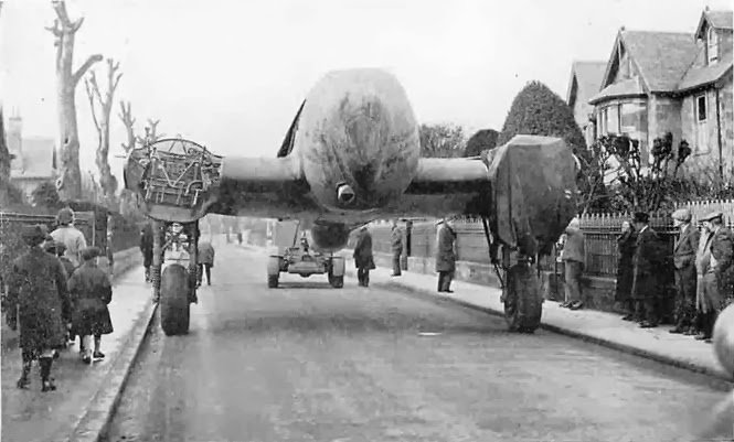 andrewsp2009's tweet image. #WW2 A Heinkel 111 crashed in Feb 1940 beside North Berwick (Scotland) and was taken South for testing and painted in RAF colours as part of the 'Rafwaffe'. (They even had captured Messersmitt  bf109's) #WorldWarTwo #History